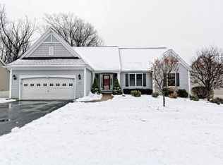 16 Summerfield Cir, Mechanicville, NY 12118