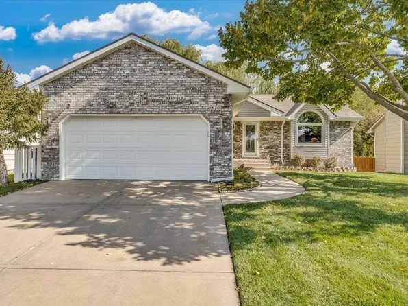 2574 N Crestline St, Wichita, KS 67205