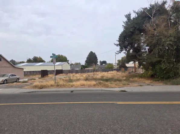 S 38th Ave, West Richland, WA 99353