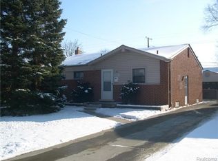 32615 Alvin St, Garden City, MI 48135