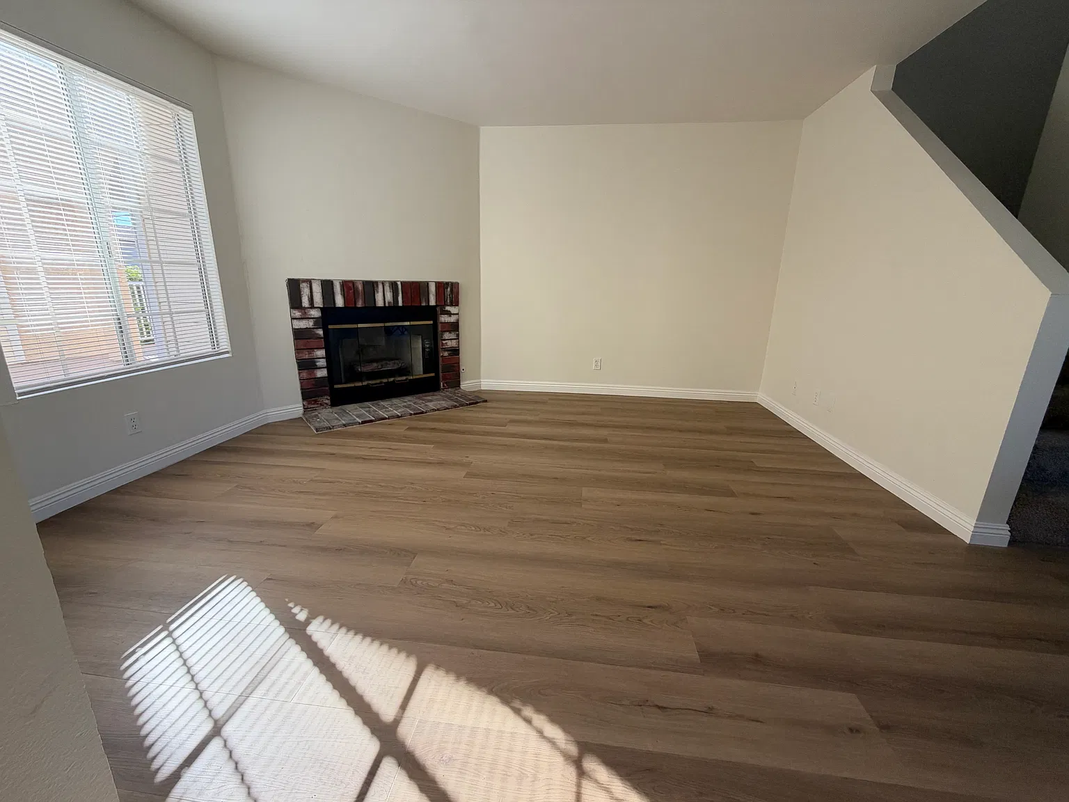2 bed, 2.5 bath, 1200 sqft, $2,800 — Photo 2