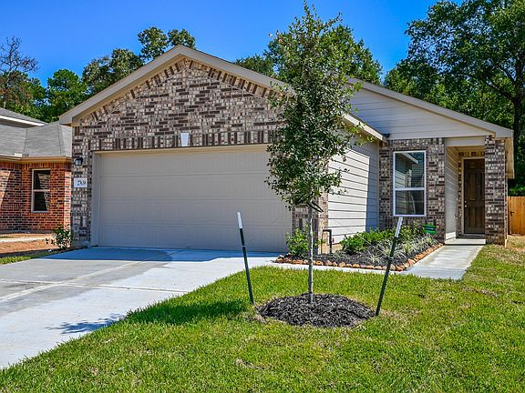 MINUTES AWAY FROM THE WOODLANDS, CLOSE TO THE GROCERIES AND RESTAURANTS