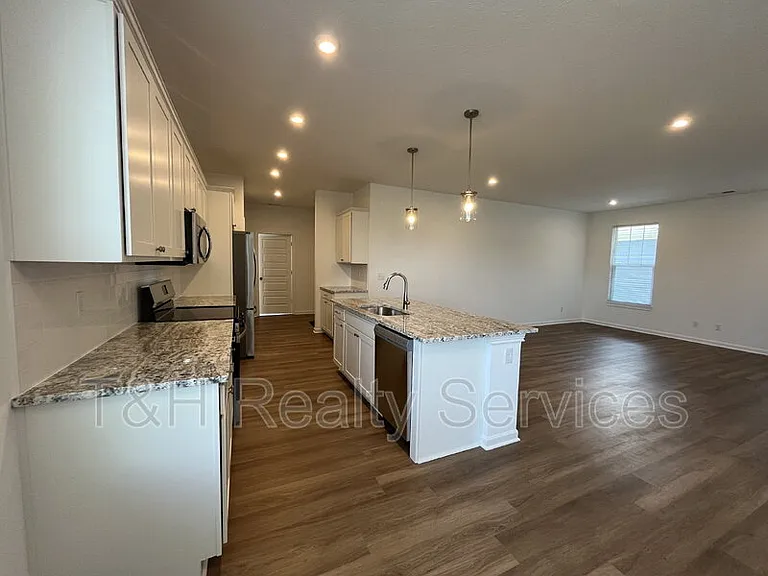 9275 Loyola Way — Photo 8