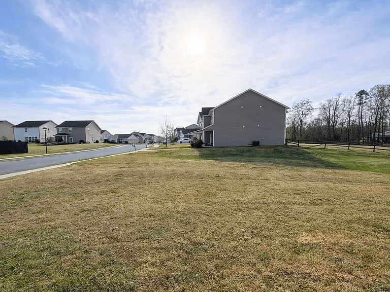 12881 Clydesdale Dr — Photo 48