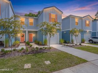 1615 Clone Ln, Jacksonville, FL 32218