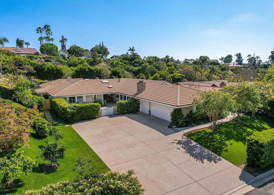 1st image of 343 Loma Larga Dr