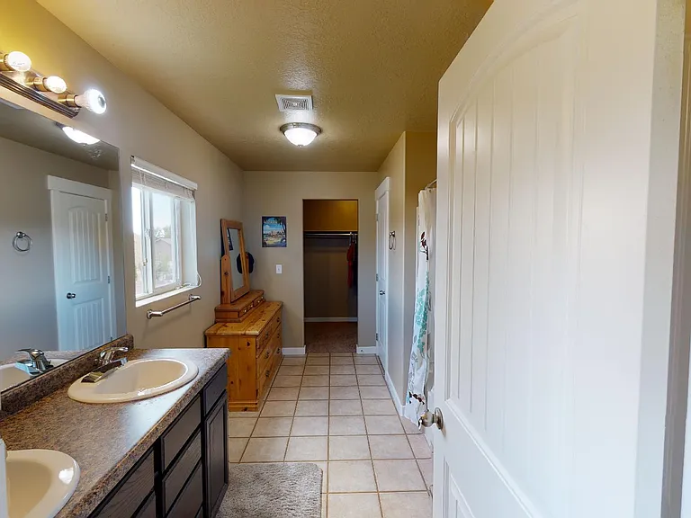 531 S Willow Xing — Photo 13