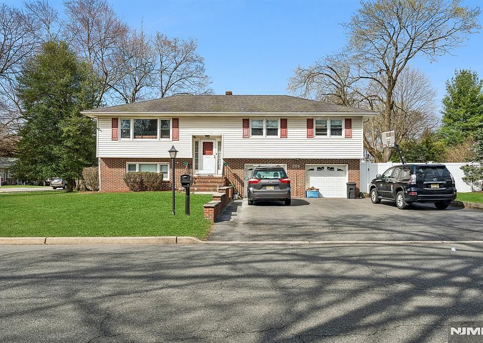 1st image of 201 Rockland Ave