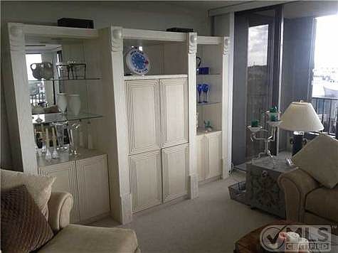 4th image of 450 Ocean Dr APT 501