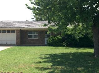 1206 N Ash St, Waurika, OK 73573