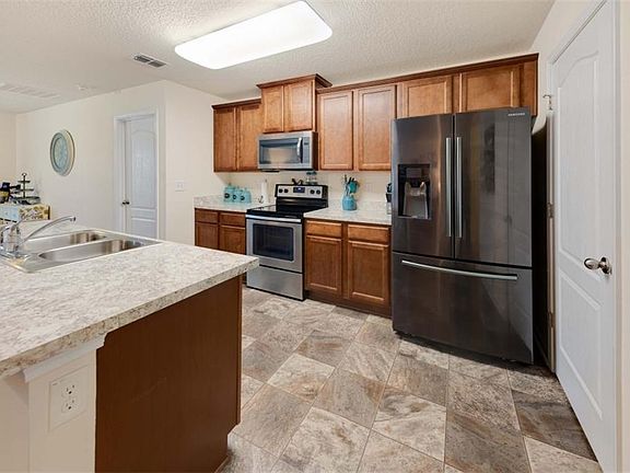 4th image of 65098 Lagoon Forest Dr