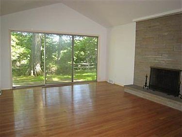 3rd image of 24717 Dundee Dr