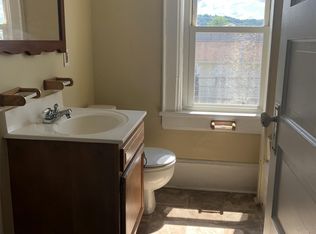917 Carte St APT D, Charleston, WV 25311