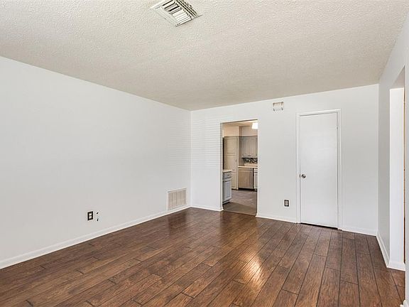 5th image of 4801 SE 25th Ter