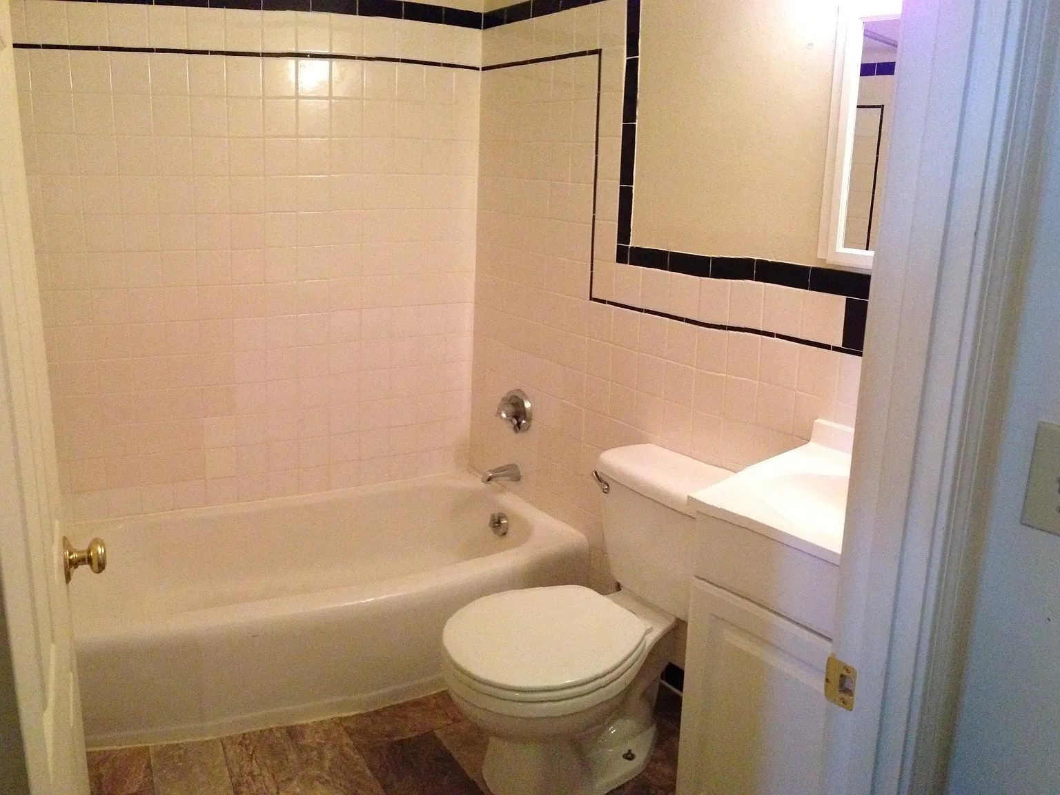 Studio, 400 sqft, $1,700 — Photo 4