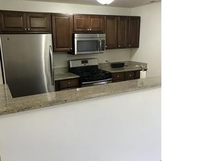 463 W Winneconna Pkwy #1, Chicago, IL 60620