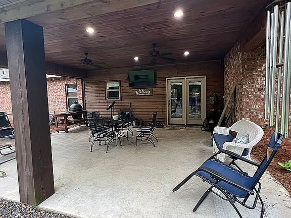 2nd image of 1136 Stump Ridge Rd