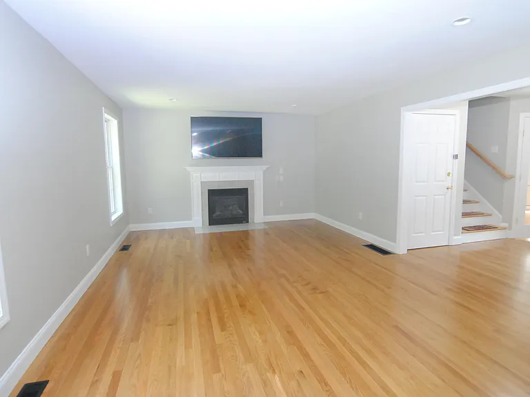 46 Cherrywood Dr — Photo 9