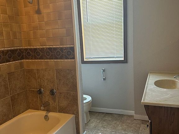 4th image of 2828 Peery Ave Unit A