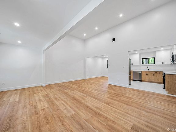 5th image of 465 Helene Avenue