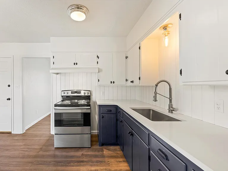 2725 Kent Dr — Photo 5