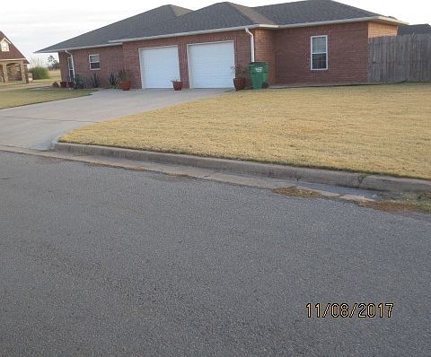 3rd image of 300 Willow Creek Dr