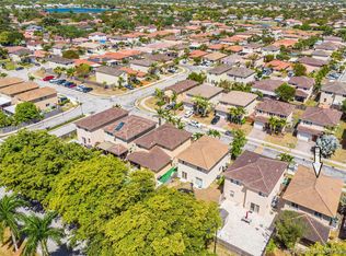 8936 SW 215th Ln, Cutler Bay, FL 33189