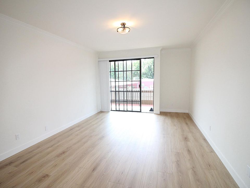 1st image of 10336 Almayo Ave