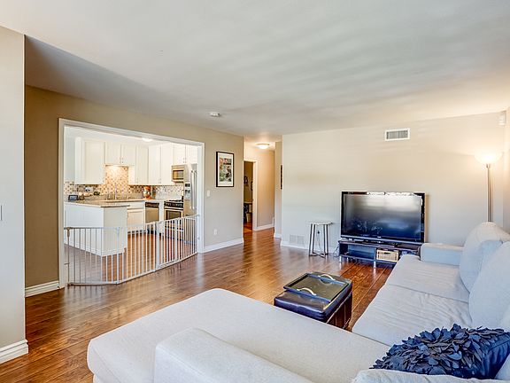 2nd image of 5187 Hilltop Dr