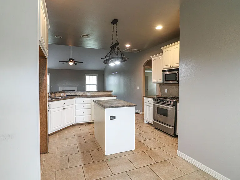15022 S Justin Ave — Photo 8