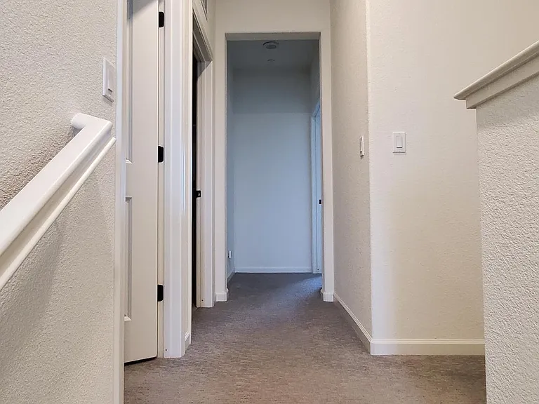 2433 Buzz Aldrin Way — Photo 45