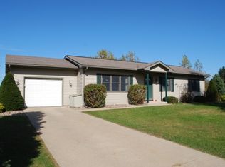 W7542 Dunning Dr, Pardeeville, WI 53954