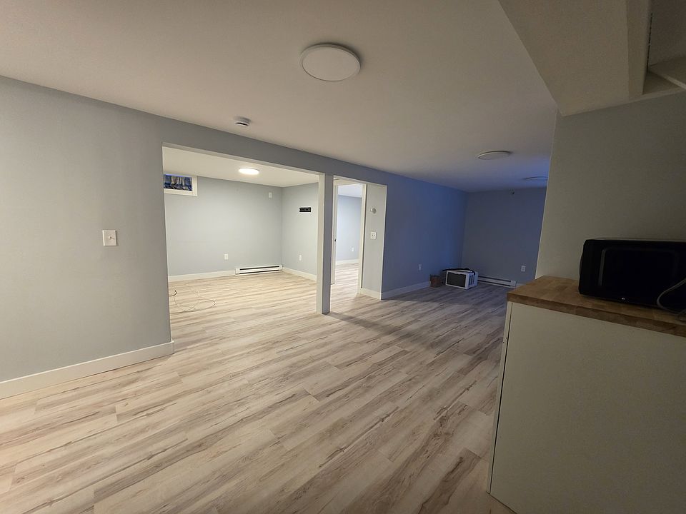 Kitchen/dining
Living room