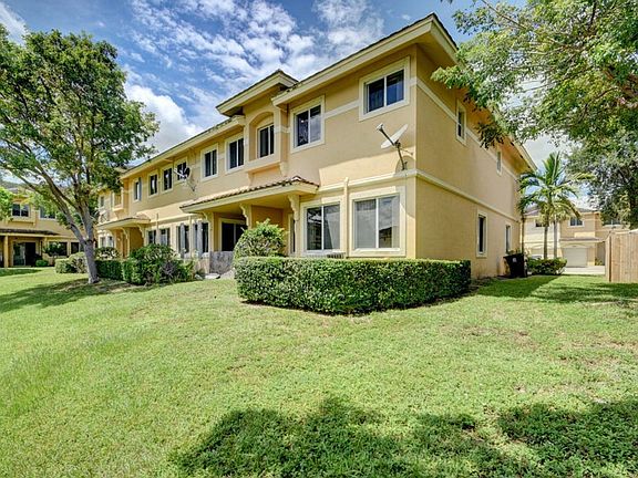 3rd image of 4394 Cotswold Hills Dr