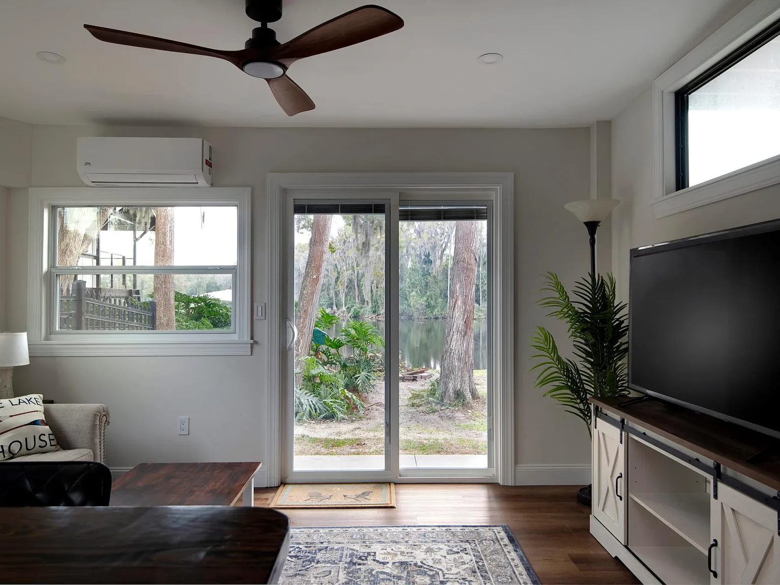 9312 Post Rd — Photo 2