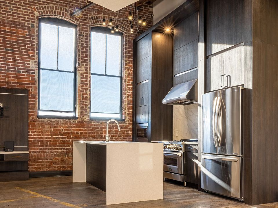 1st image of 202 SE 1st St #D