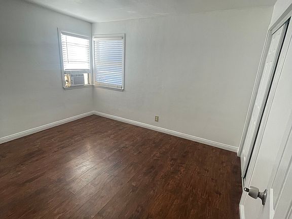 5th image of 1069 E Lynwood Dr
