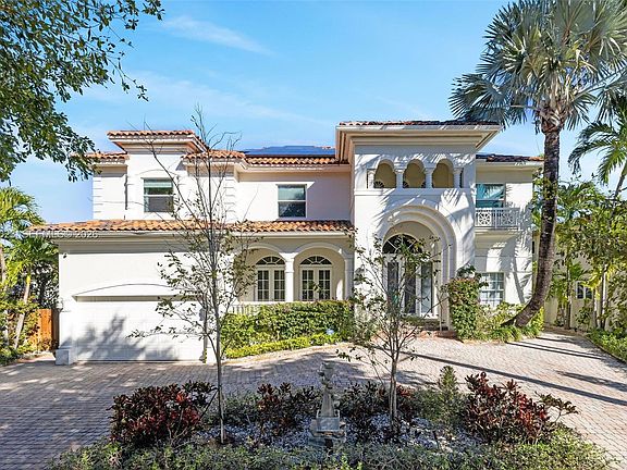 3rd image of 2125 Ixora Rd