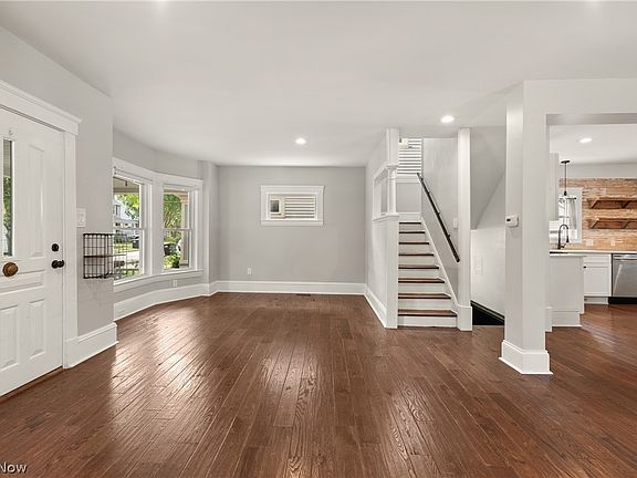 4th image of 1340 Westlake Ave