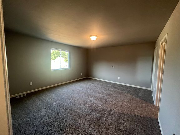 2nd image of 5704 Meadow Ln
