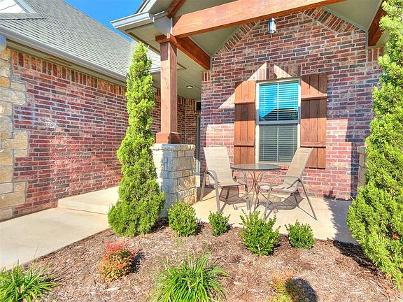 3rd image of 10616 Two Lakes Dr