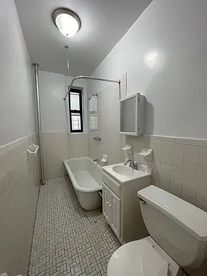 Rented by NYC LUXURY APT RENTALS CO LLC | media 14