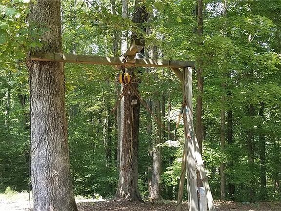 5th image of 431 Pleasant Ln