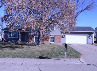 924 Glenwood Ave, Hastings, NE 68901
