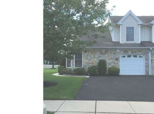 70 Ashley Dr, Ivyland, PA 18974