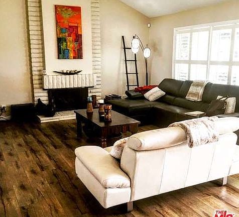 4th image of 2948 Meadowwood Ave