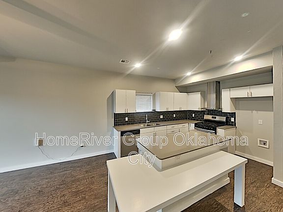 5th image of 17604 Hampton Park Dr #B