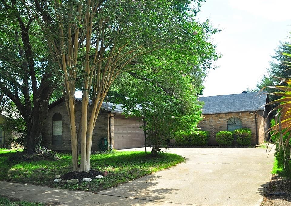 1st image of 4826 Gretna Green Dr