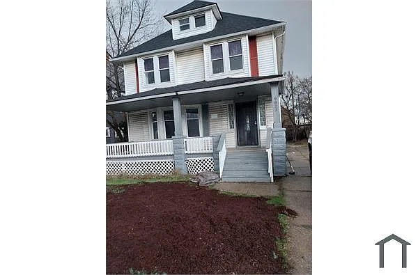 Building Photo - 9823 Dickens Ave