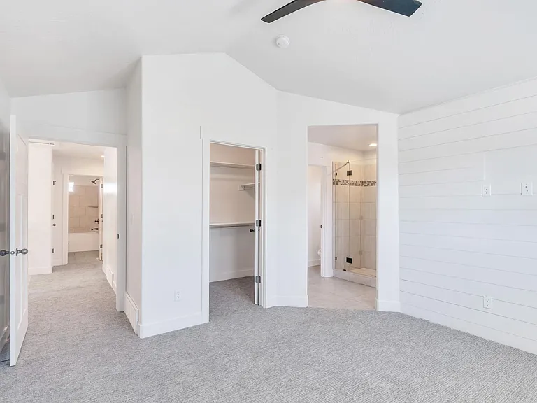 512 N 20 W — Photo 23